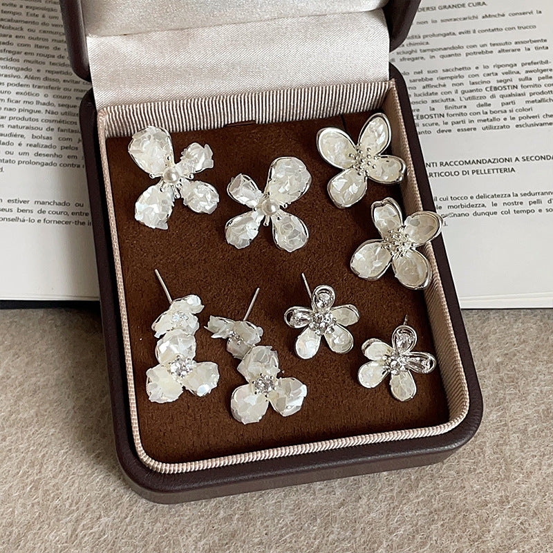 Women's Style High-grade Broken Shell Flower For Retro Gentle Fashion Trendy Earrings