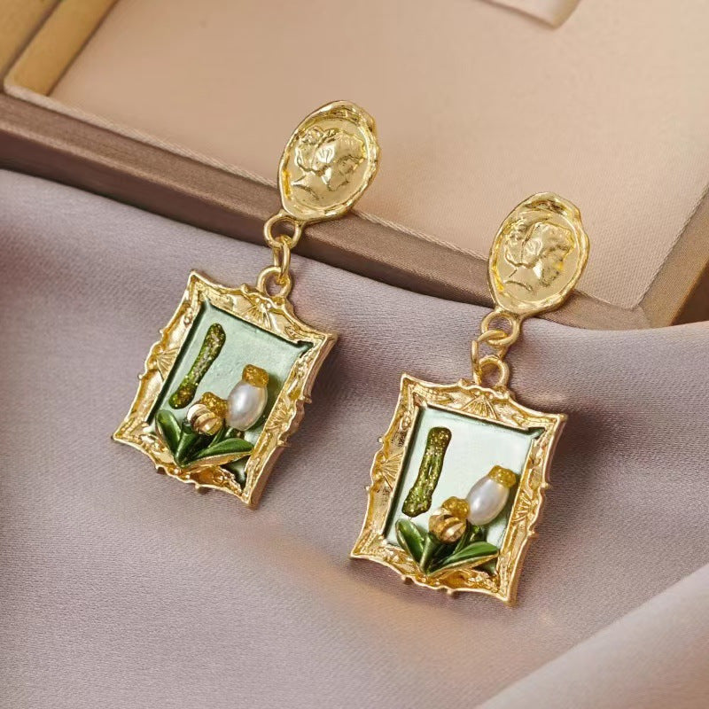 Retro Green Oil Painting Ancient Style Flower Light Luxury Palace Stud Earrings