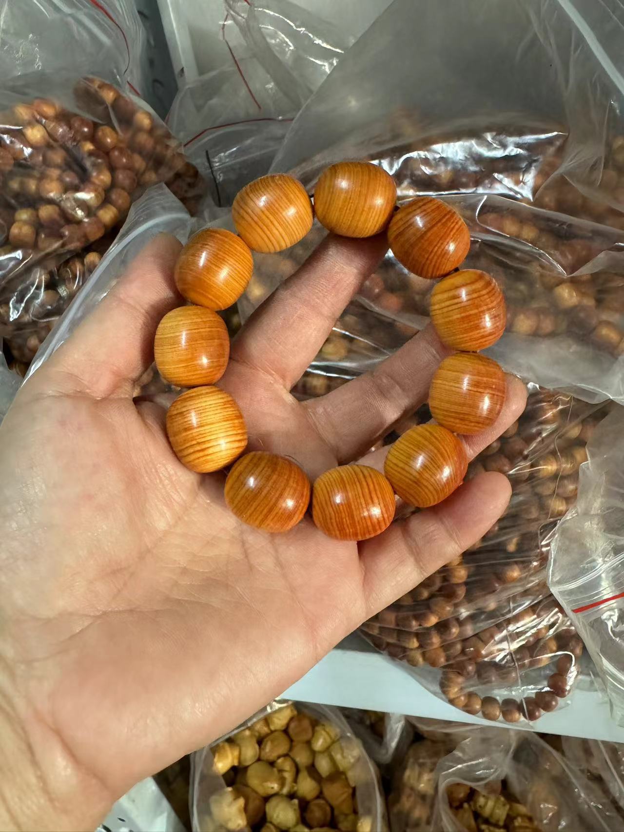 Black Oil High Density Wooden Prayer Beads Gentiana Pattern Bracelet