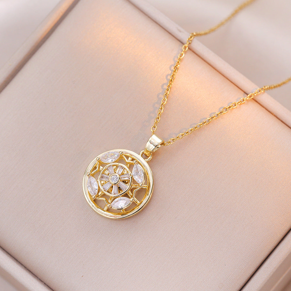 Female Style Emerald Rotating Temperament Turn Necklaces
