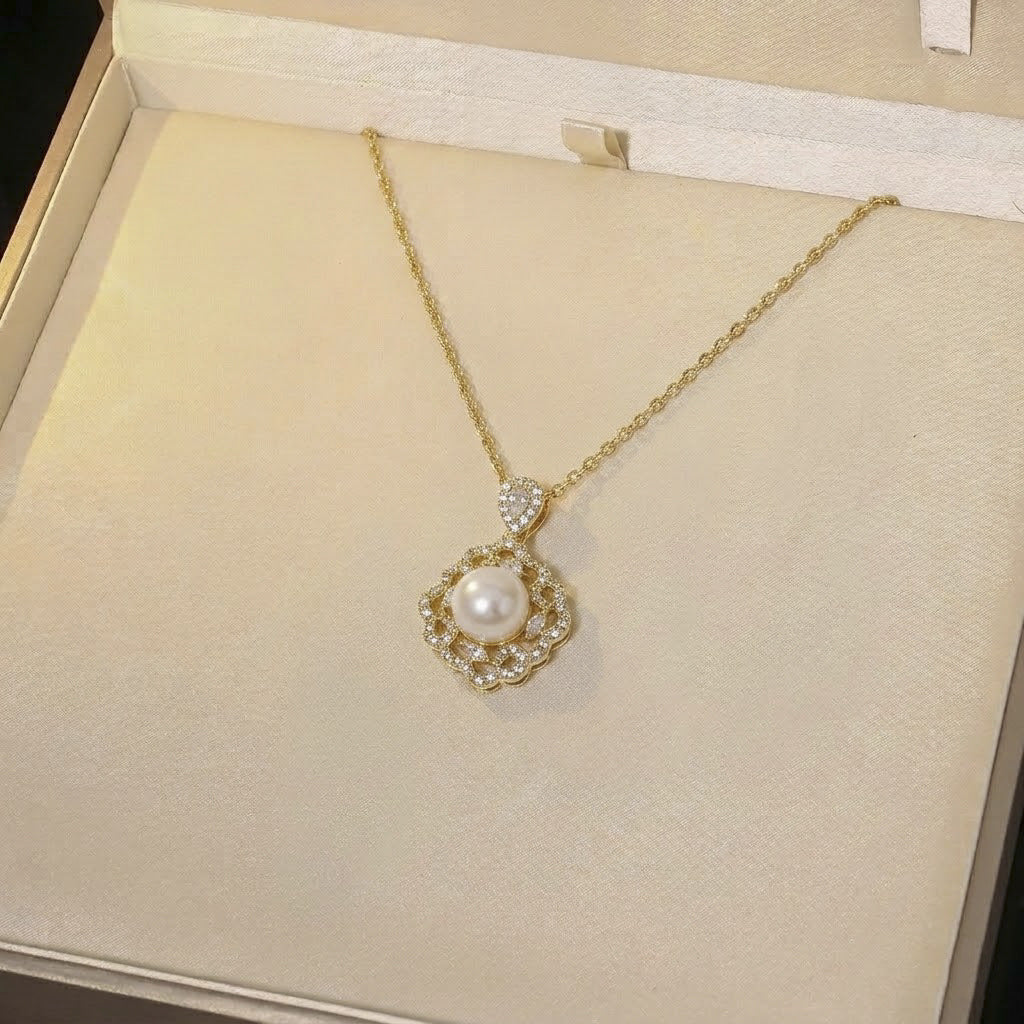 Women's Elegant Rainbow Fashion Star Moon Clavicle Necklaces