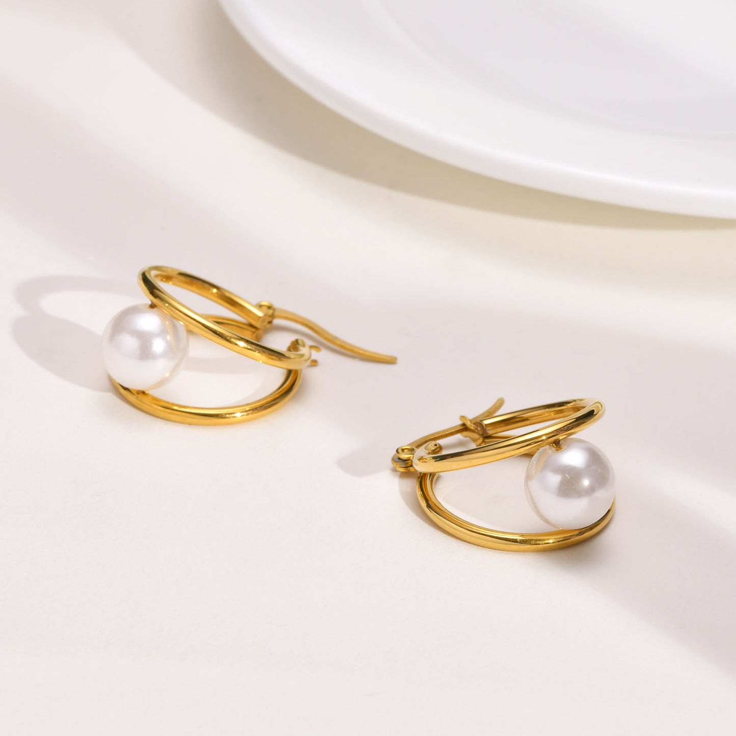 Women's Titanium Steel Double Pearl Gold Single Elegant Earrings