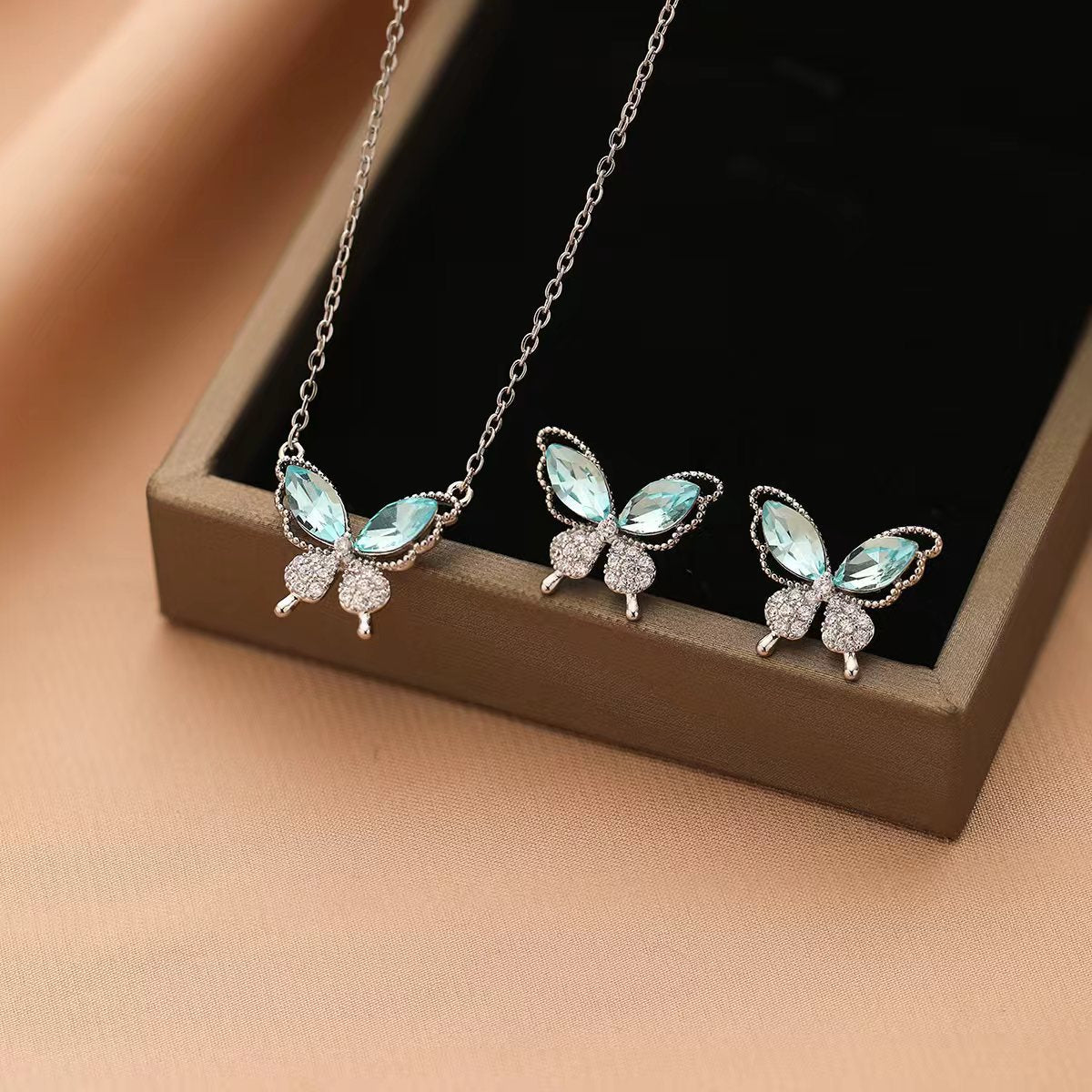 Glamorous Comfortable Two-piece Affordable Luxury Fashion Jewelry Set