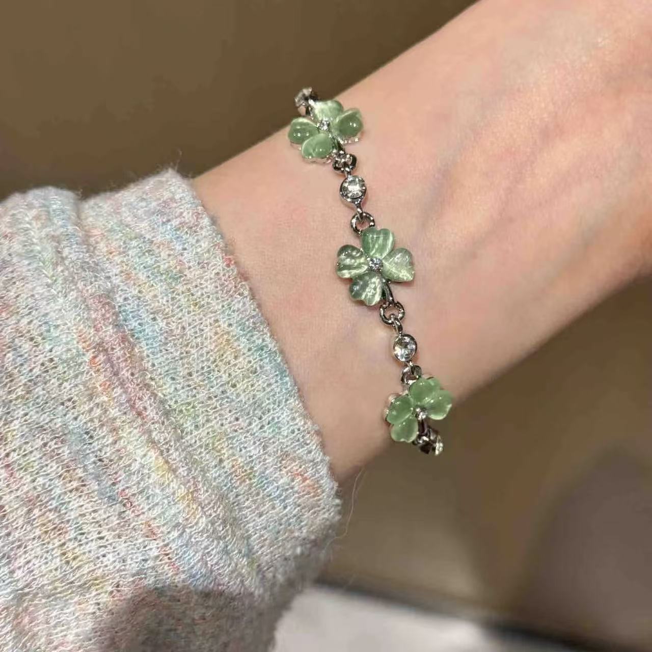 Women's Green Advanced Simple Niche Design Light Bracelet