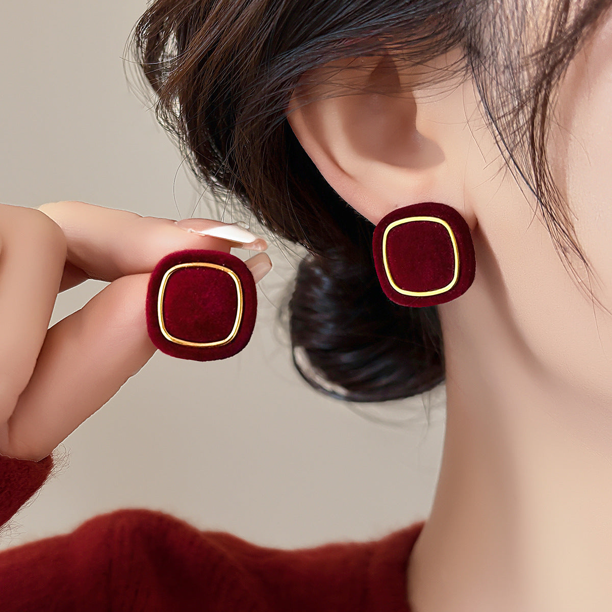 Women's Red Flocking Geometric Ear Fashion Elegant Wild Niche Rings
