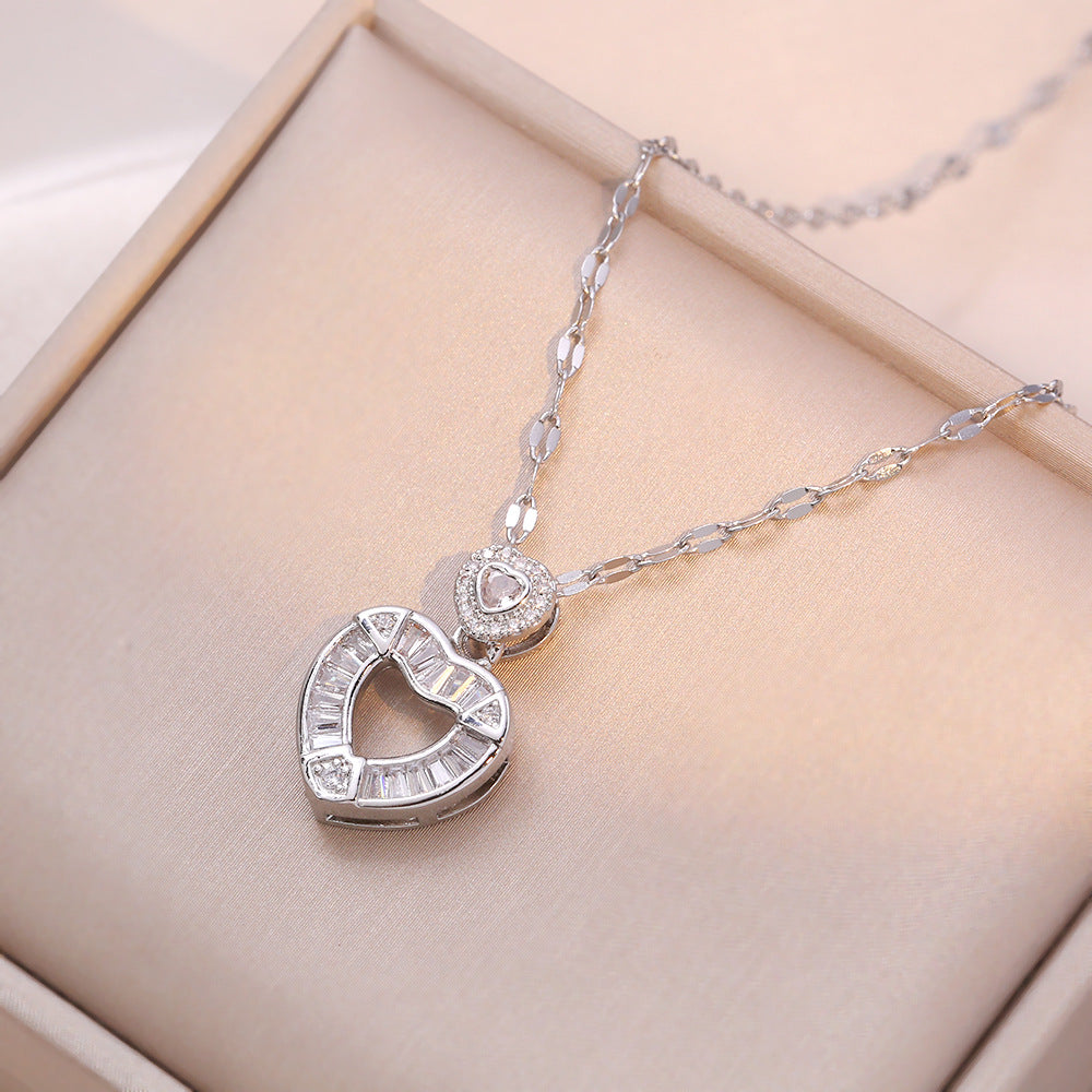 Female Niche Design Love Emerald Rhinestone Trendy Titanium Necklaces