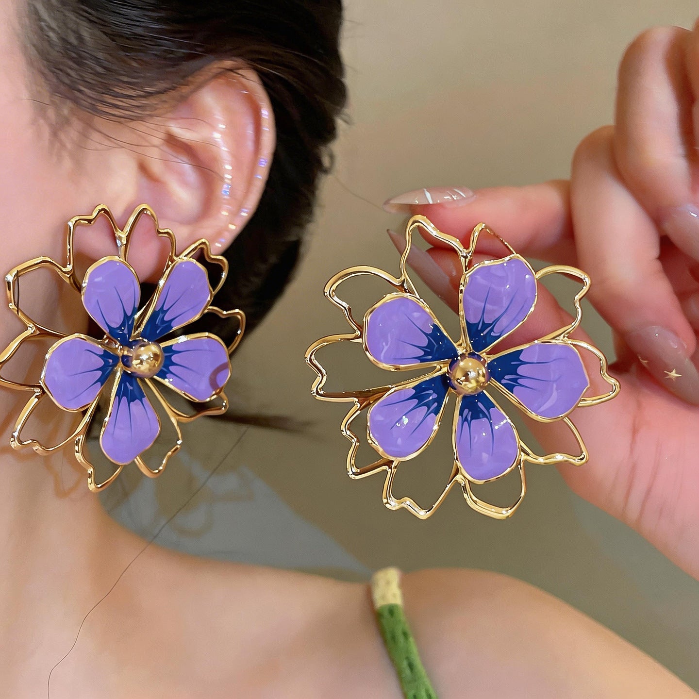 Women's Glaze Flowers Hollow Ear Exquisite Retro Sweet Niche High-grade Rings