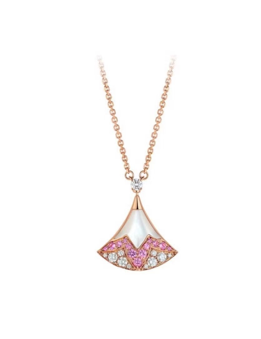 Version Fan-shaped Fritillary Female Rose Gold Necklaces