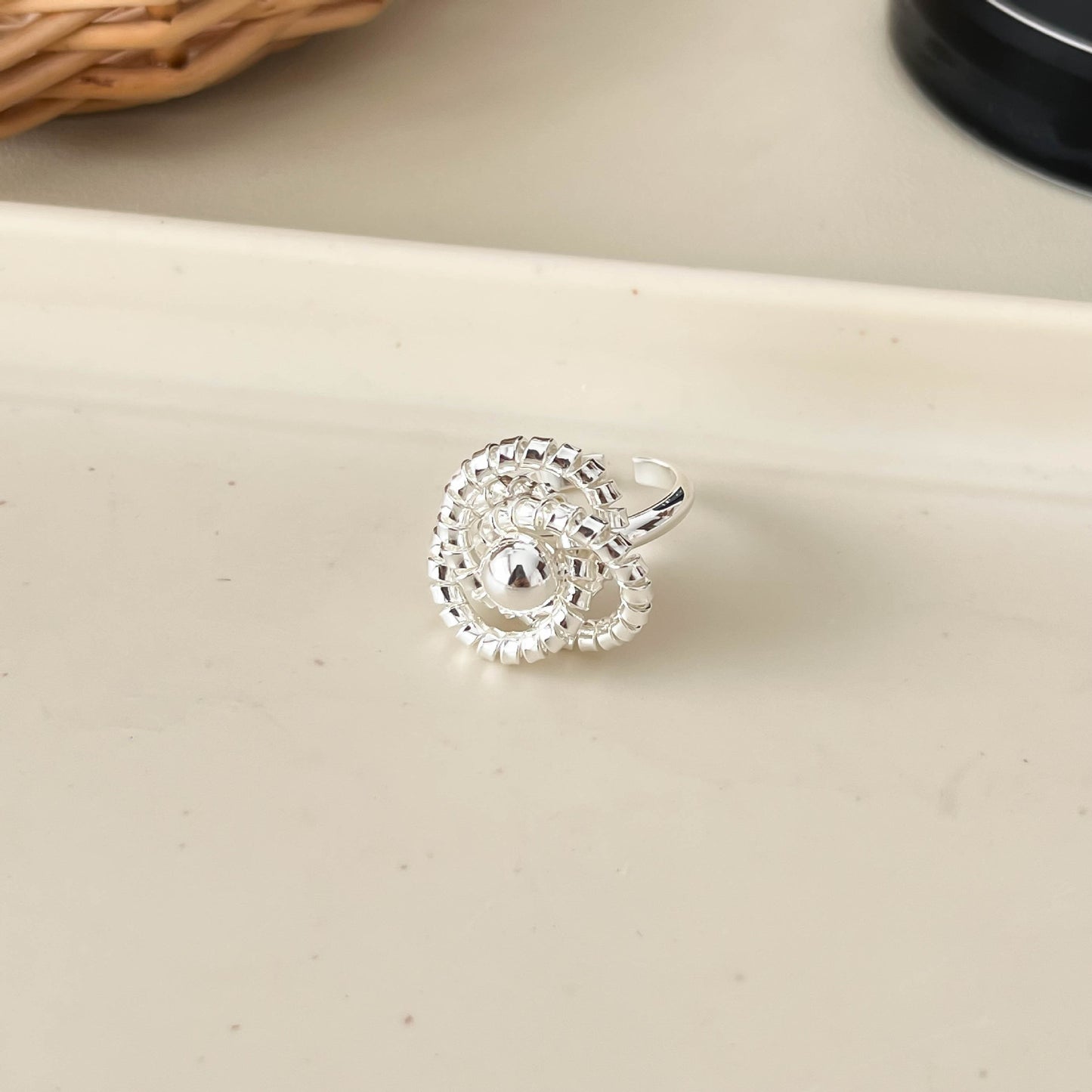 Wind Cold Irregular Geometric Flower Light Luxury High Sense Ring