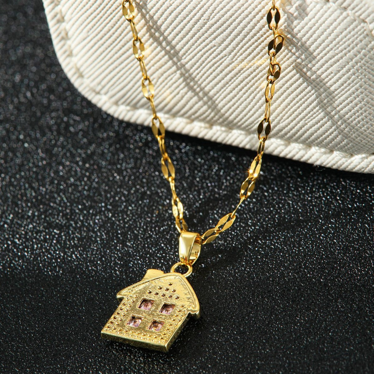 Diamond Golden Cottage Light Luxury Minority Design Advanced Sense Necklaces