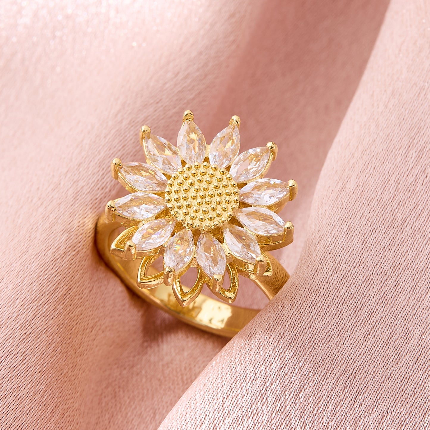 Valentine's Day Gift Flower Zircon Rotatable Ring