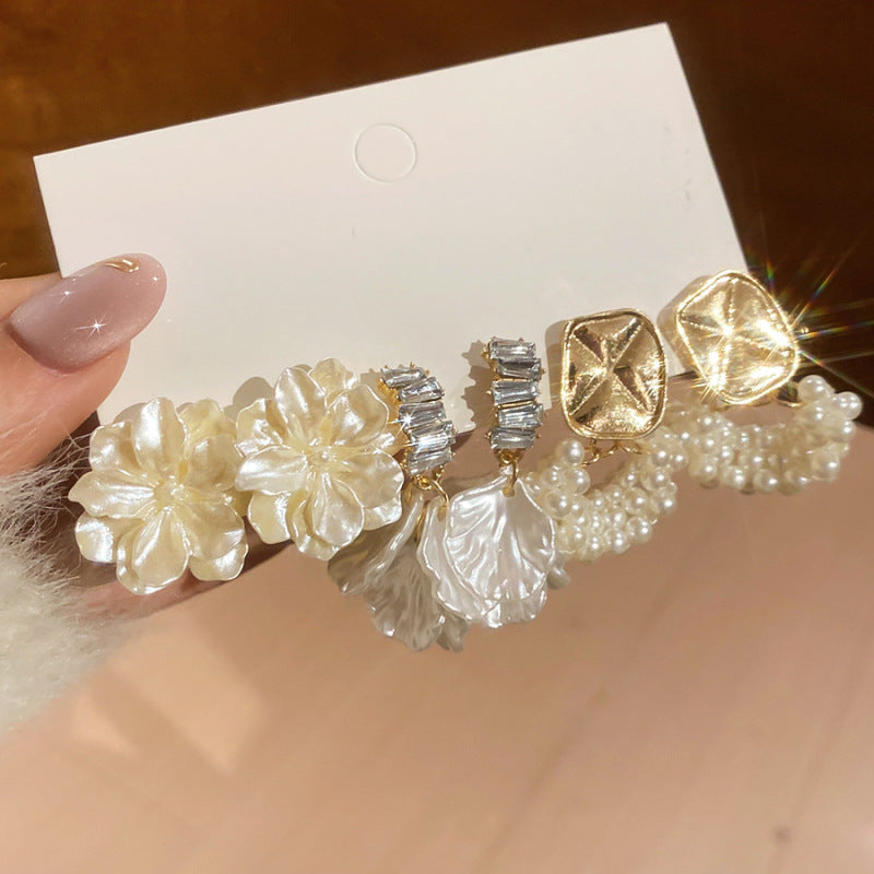 Sier Pearl Flower French Vintage Court Style Earrings