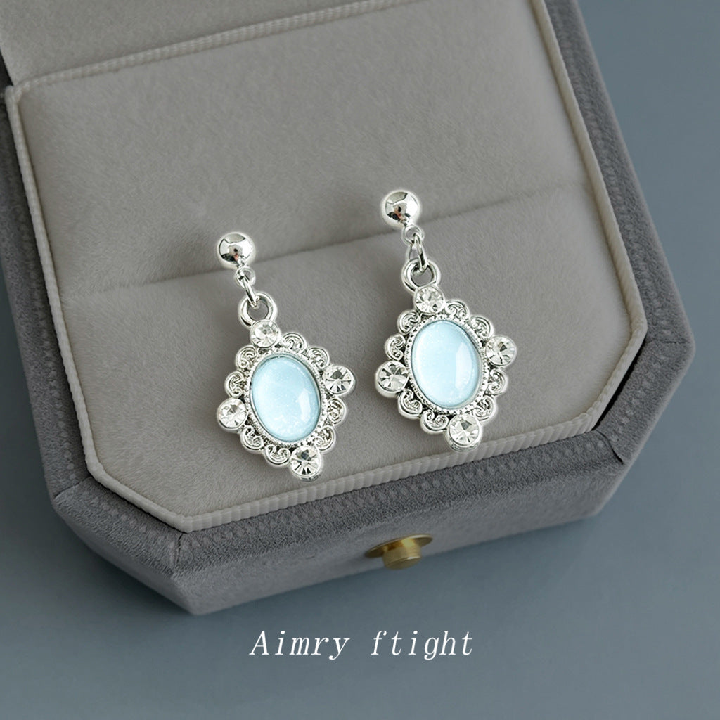 French Geometric High-grade Hollow Lace Vintage Earrings