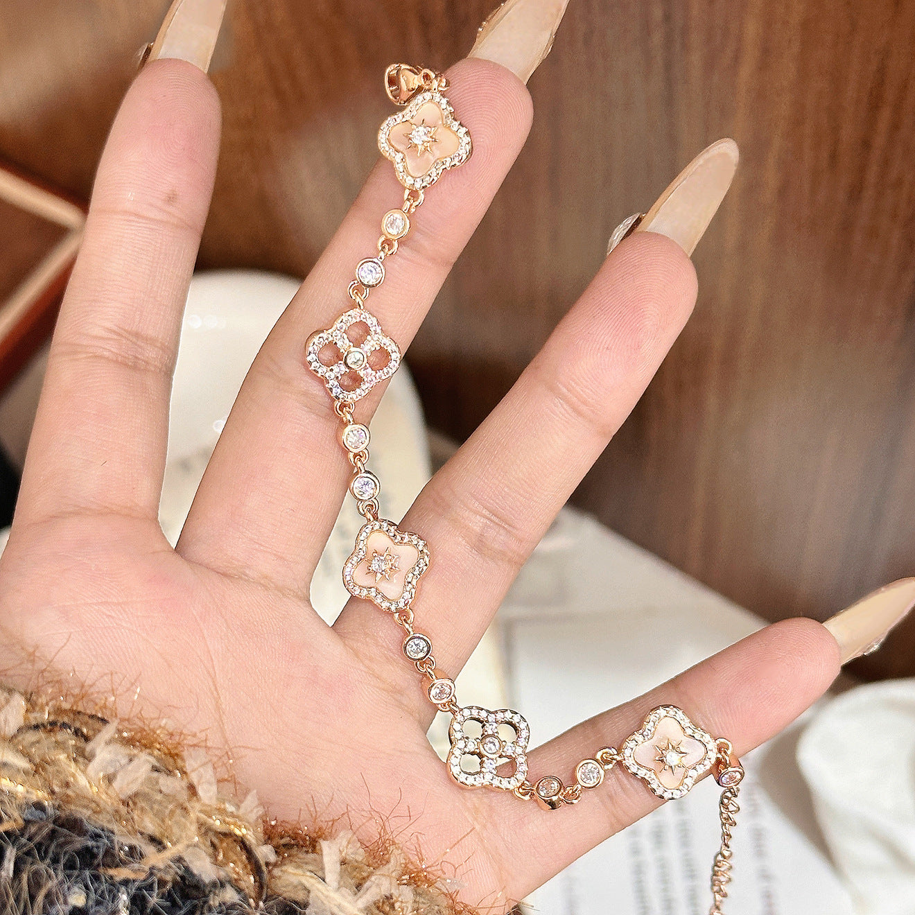 Luxury High Sense Female Birthday Present Niche Exquisite Versatile Summer Bracelet