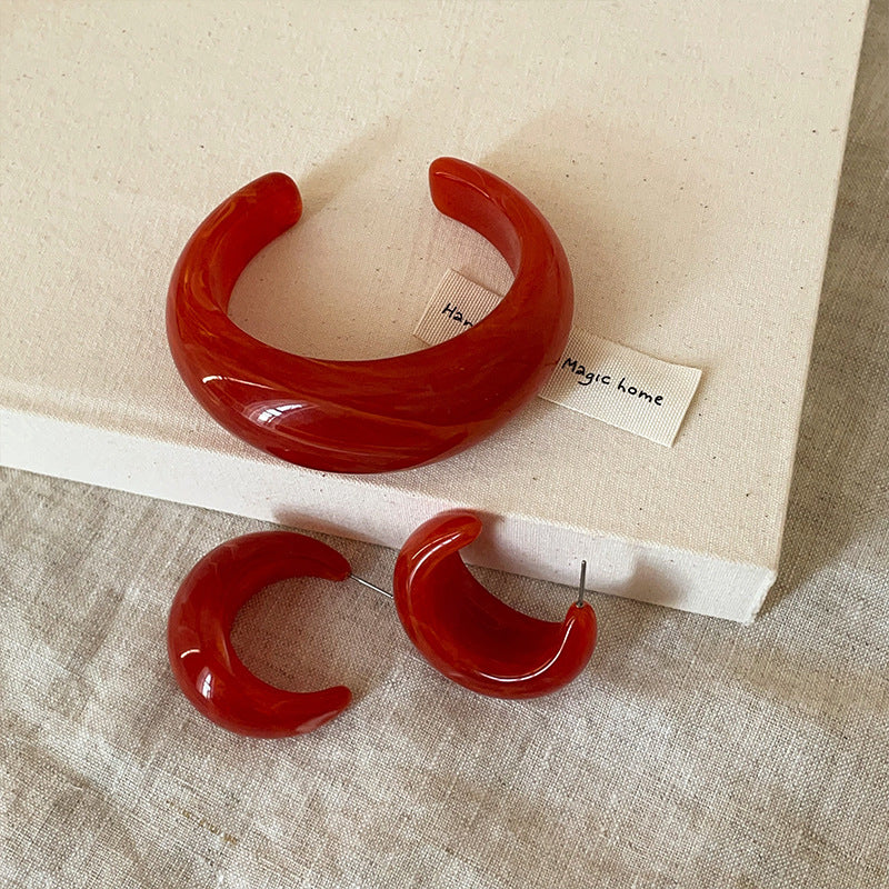 Wu Red Resin Shaped Female Retro Affordable Luxury Earrings