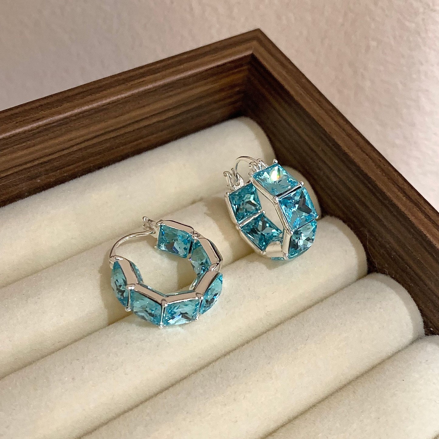 Light Luxury Blue Zircon Square Clip Ear Buckle