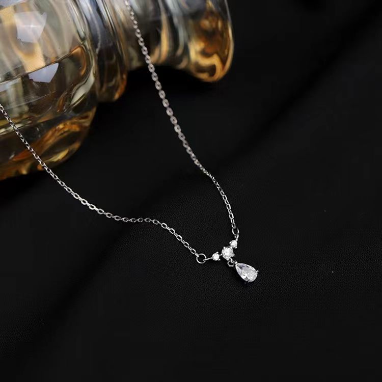 Light Luxury Minority High-grade Simple Clavicle Necklace