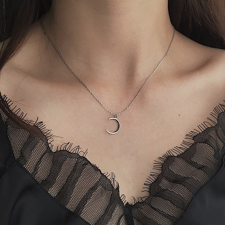 Female Fashion Clavicle Chain Short Simple Temperamental Cold Necklace