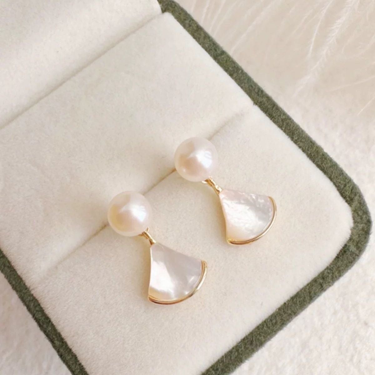 French Gilding Fritillary Scallop Exquisite Light Luxury Sense Earrings
