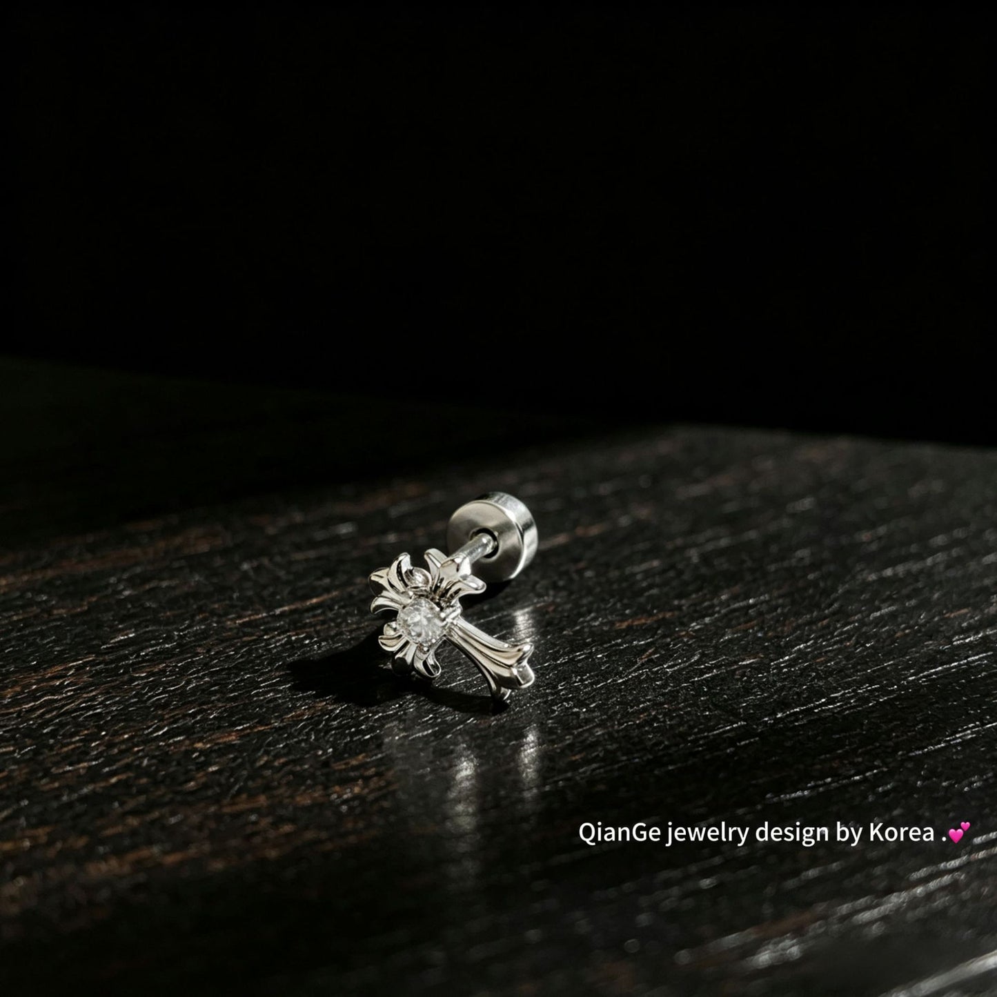 Unisex Style Personalized Hip Hop Pattern Single Ear Bone Screw Stud Earrings