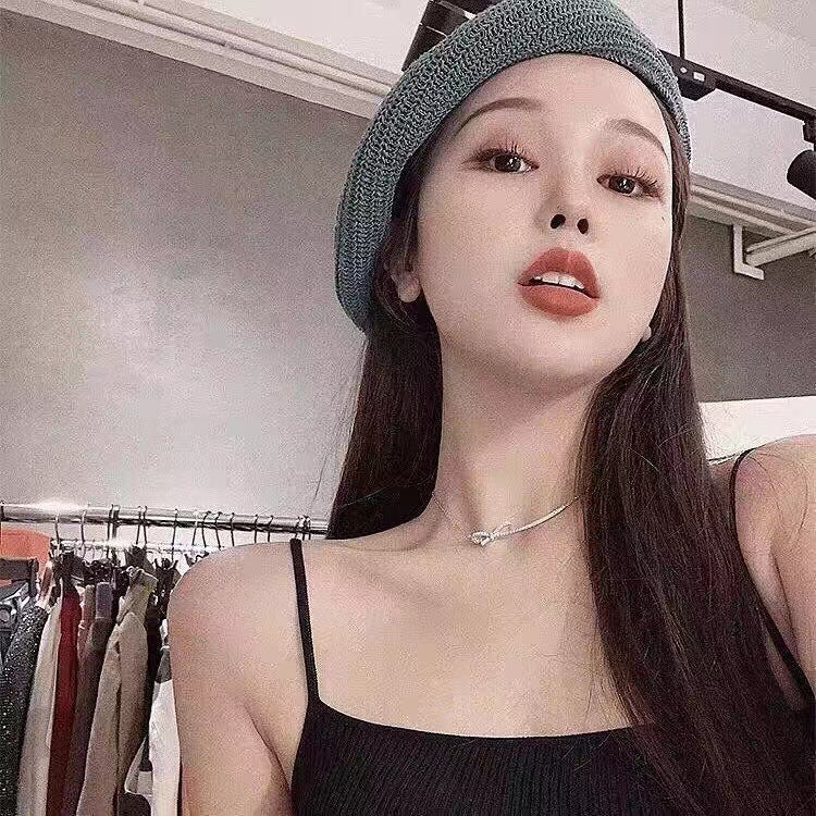 Women's Bow Smile Face Clavicle Chain Elegant Fashion Light Necklace