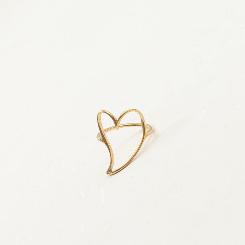 Hollow Exaggerated Large Crooked Peach Heart Titanium Steel Gold Bracelet