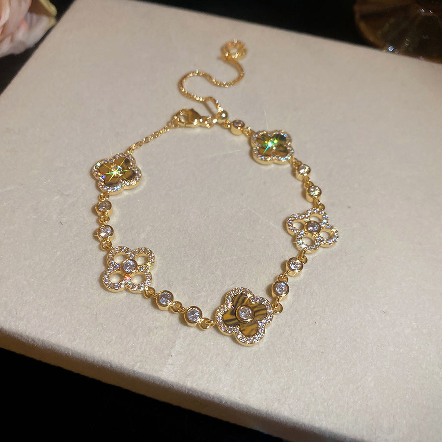 With Diamond Round Exquisite Fashion Retro Unique Design Light Luxury Bracelets