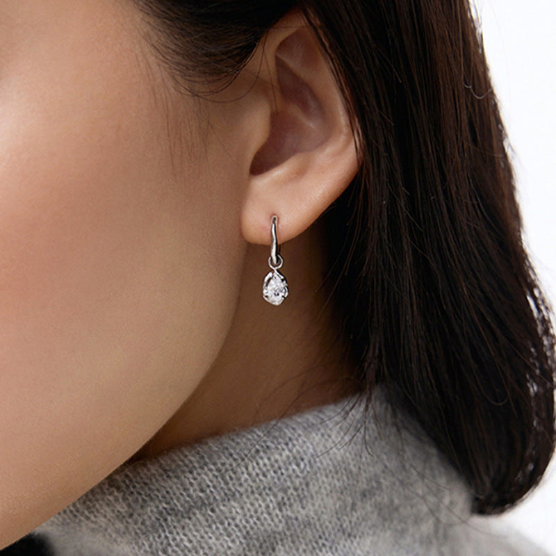 Minority High-grade Exquisite Drop-shaped Zircon Small Simple Ear Buckle