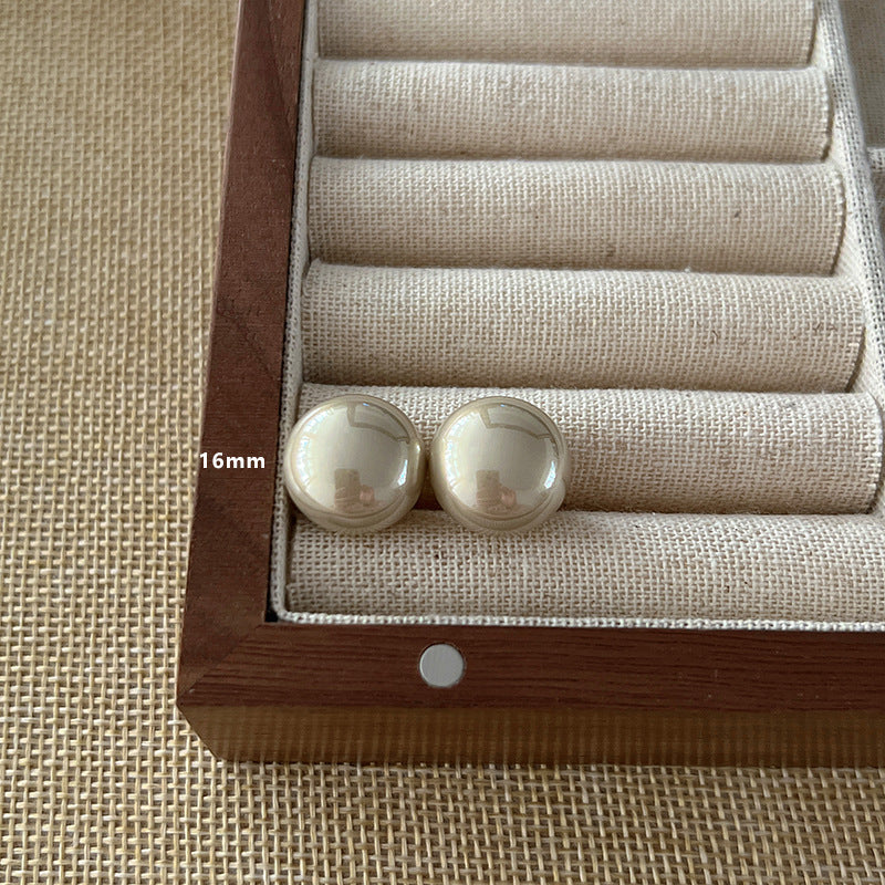 Women's Winter Vintage Pearl High-grade Petite Design Earrings