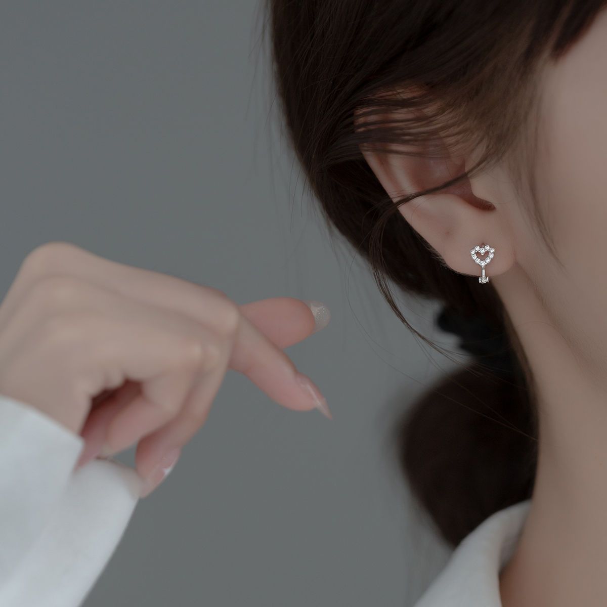 Women's Light Luxury Unique Vacation Style Exquisite Full Diamond Ear Earrings