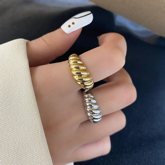 Retro Croissant Twisted Niche Design Open Rings