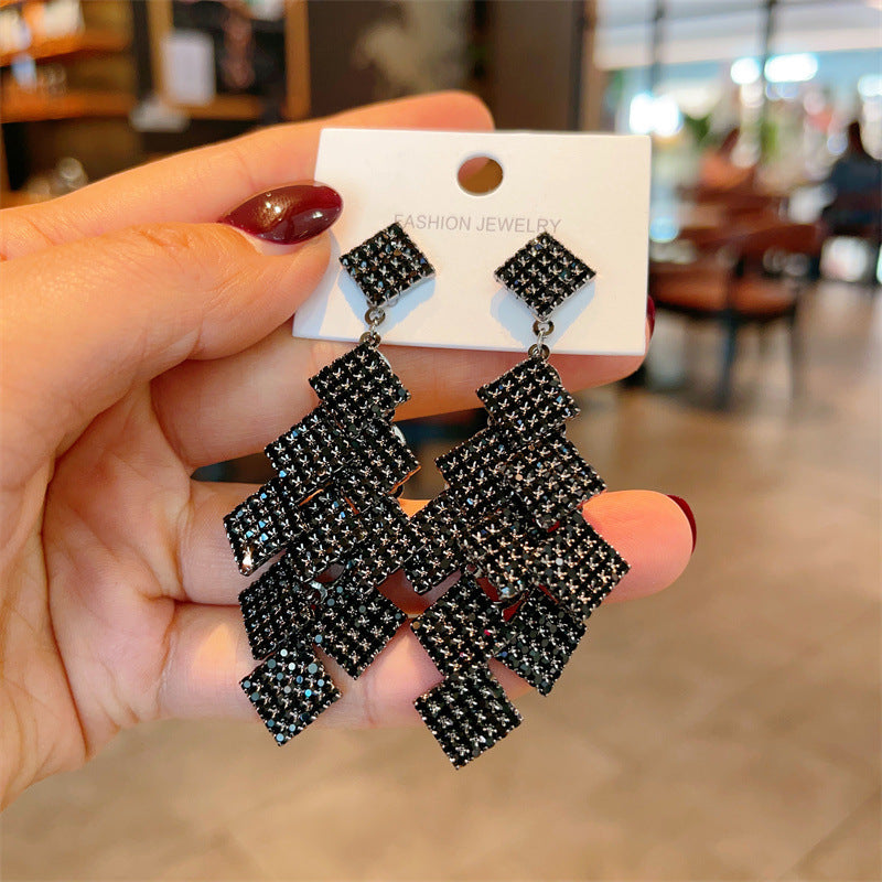 Color Real Gold Rhinestone High Profile Fashion Goddess Personalized Catwalk Stud Earrings