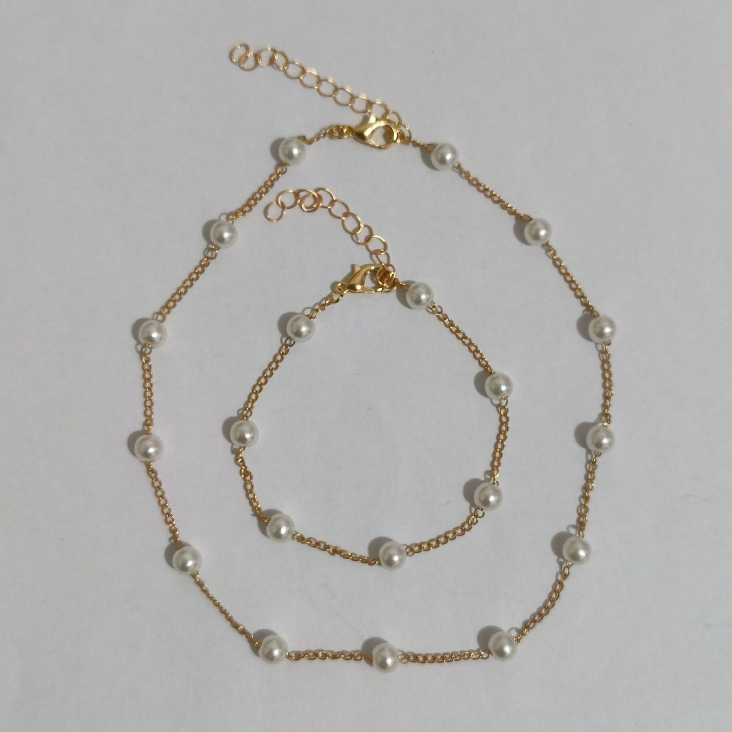 Women's French Vintage Pearl Fashion Short Neck Necklace