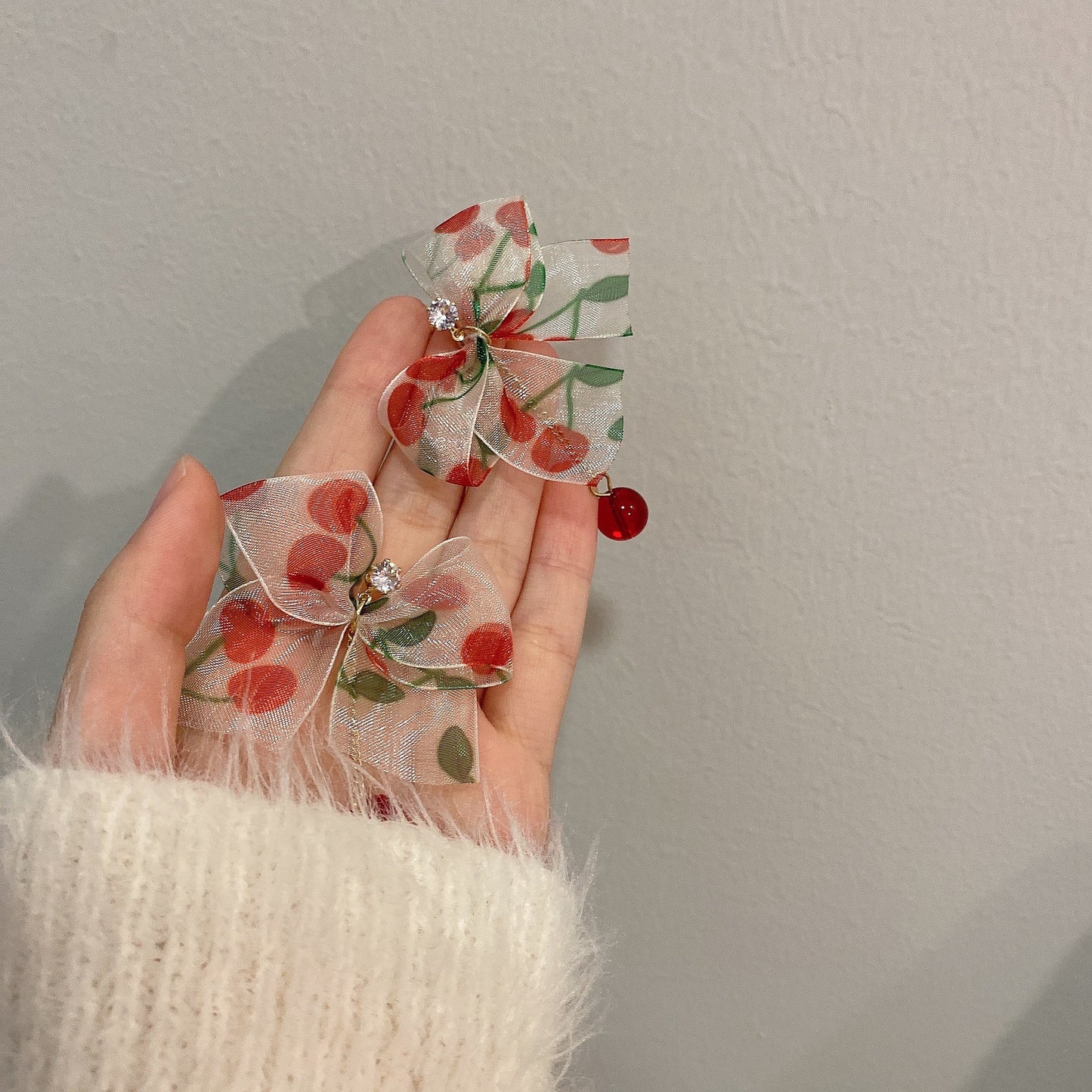 Sier Needle Cherry Red Mesh Bow Ball Pendants