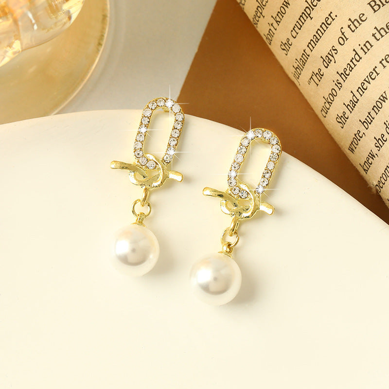 Crystal Tassel Niche Design White High-grade Earrings