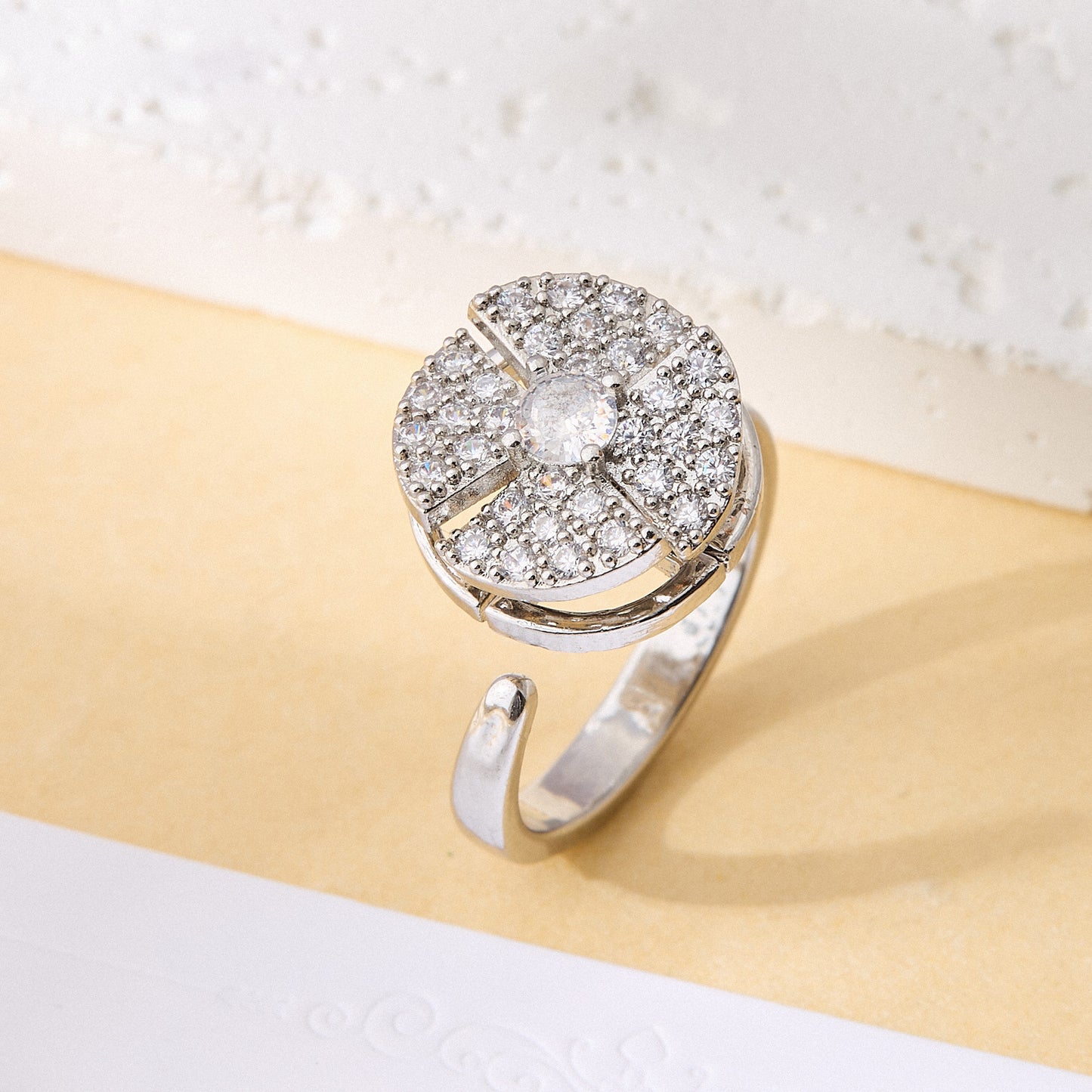 Valentine's Day Gift Flower Zircon Rotatable Ring