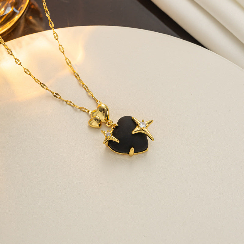 Design High-grade Light Luxury Titanium Steel Heart Flowers Necklaces