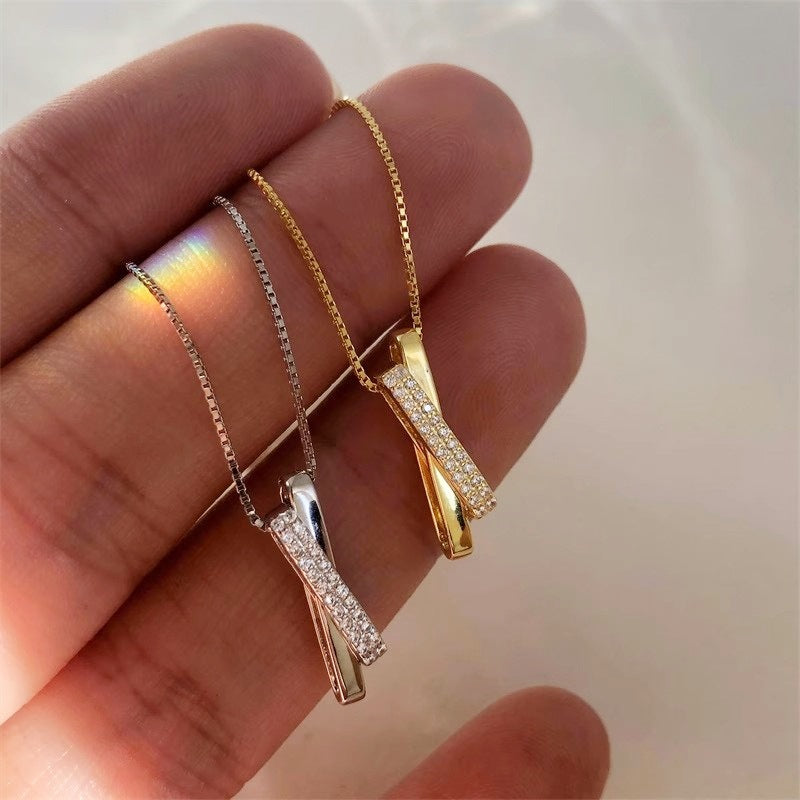 Women's Design Light Luxury Cold Style Sweater Clavicle Necklace