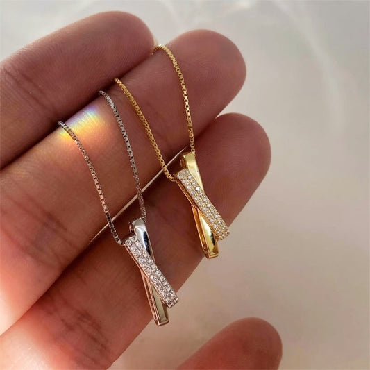 Women's Design Light Luxury Cold Style Sweater Clavicle Necklace