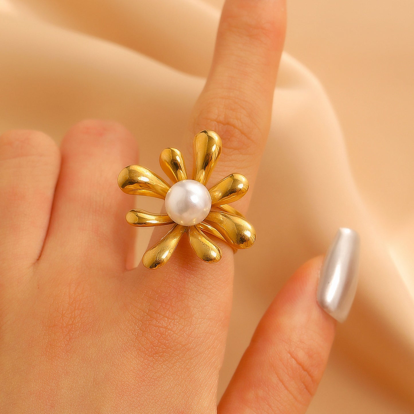 Steel Flower Leaf Female Exaggerated Personalized Hollow Ring