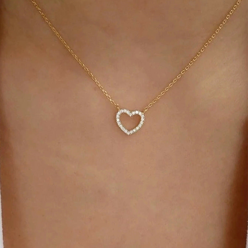 Women's Peach Heart Clavicle Chain Creative Retro Necklaces