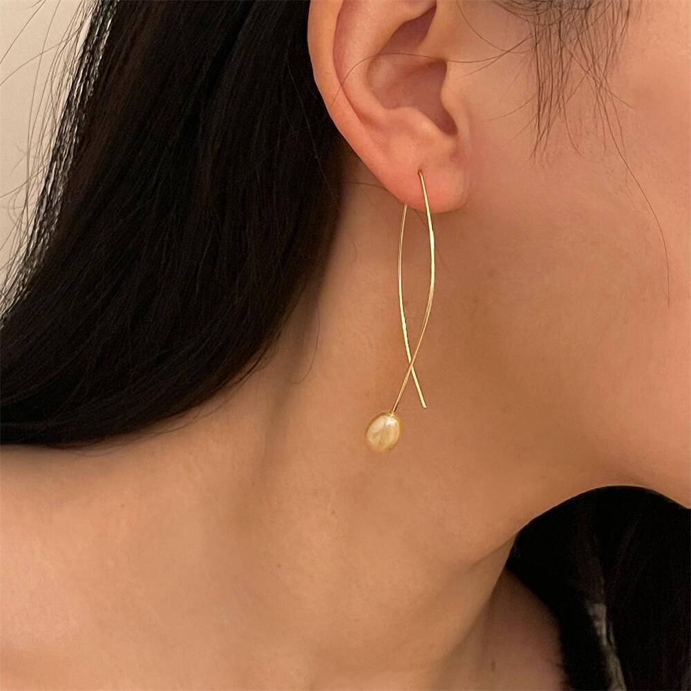 Elegant Retro Simple Graceful Fresh Water Pearl Cold Advanced Cross Earrings