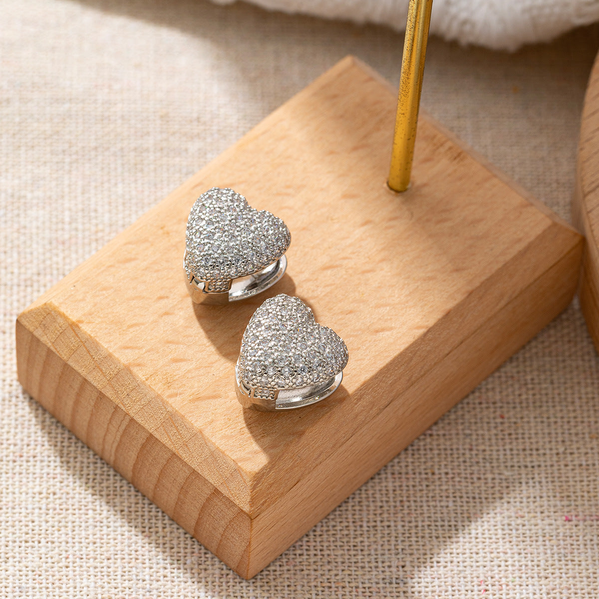 Classic Style Gold-plated Clover Clip High-grade Zircon Ear Buckle