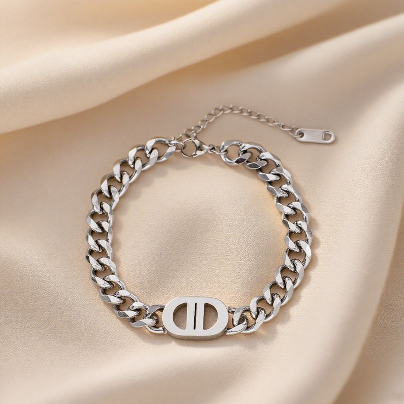 Women's Commuter Titanium Steel Light Luxury Couple Bracelets
