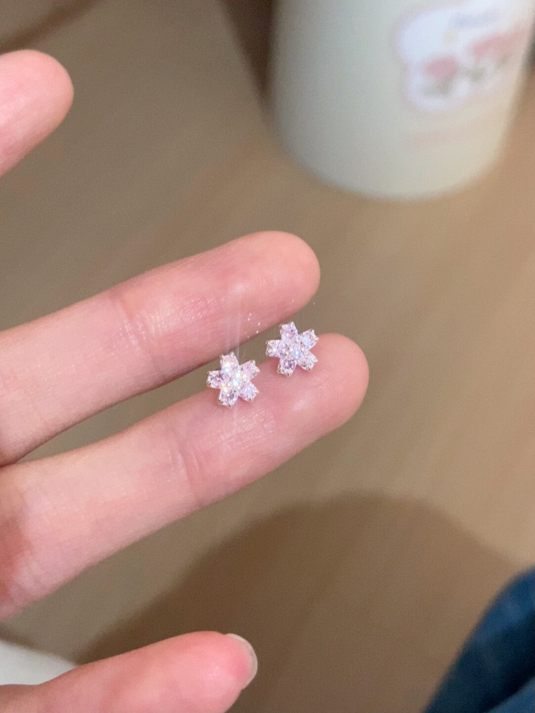 Little Flower Nut Female Temperament Light Luxury Sweet Earrings
