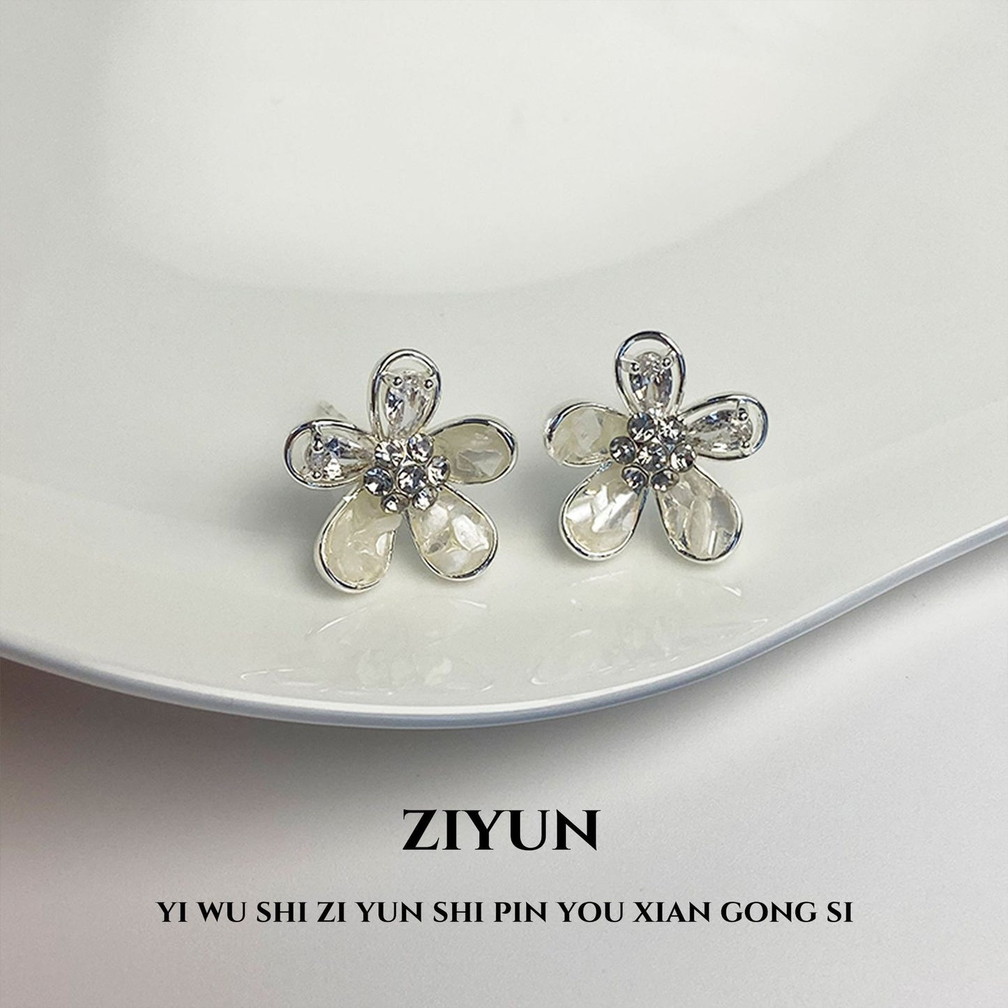 High-grade Elegant French Retro Flower Special Interest Light Luxury Gentle Rings