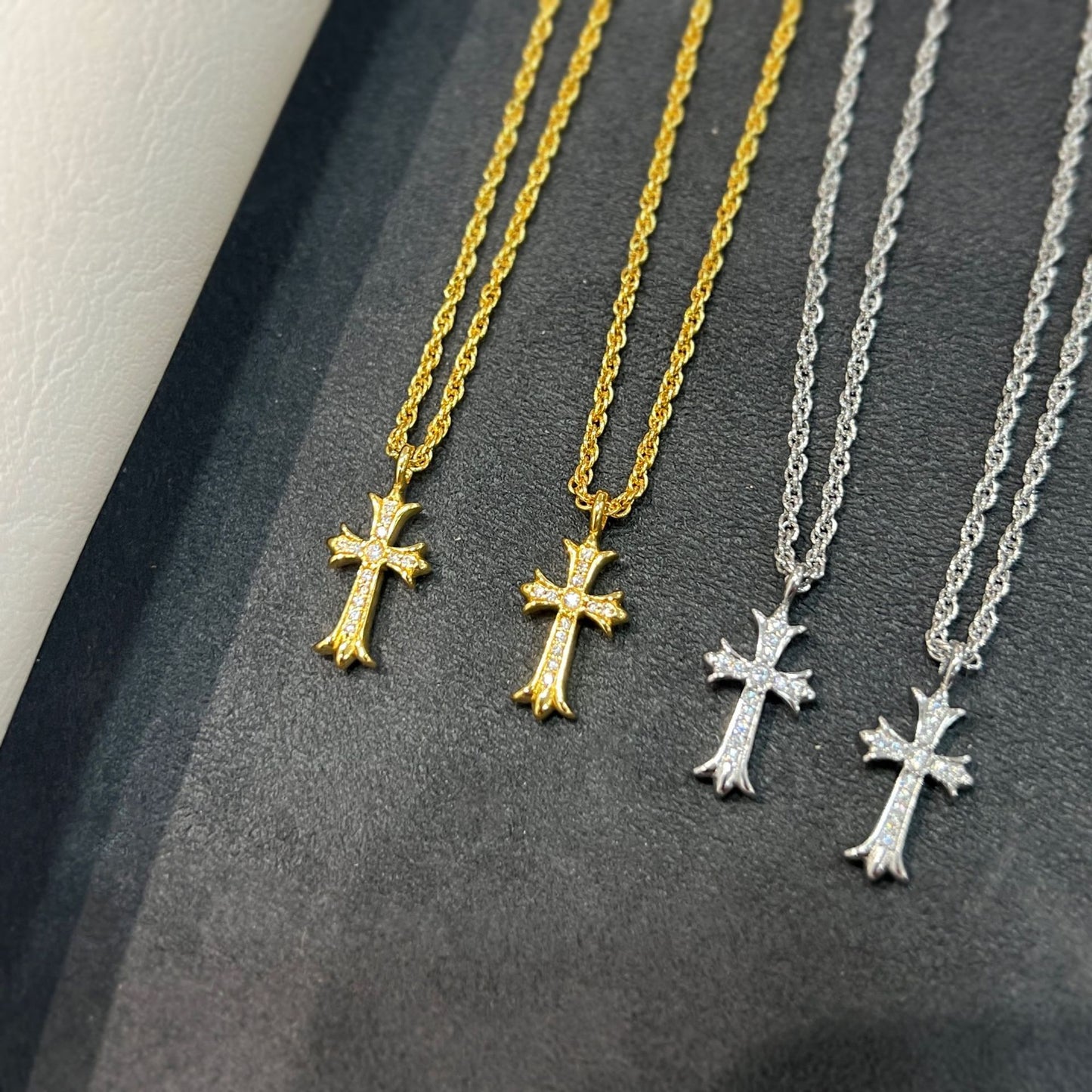 Women's Super Flash Mini Cross For Light Luxury Necklaces