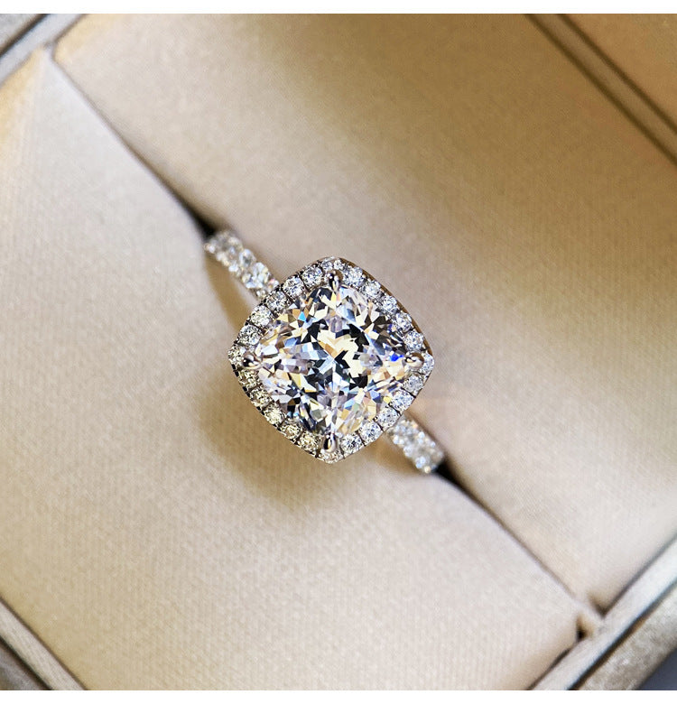Sier-plated High Carbon Diamond Style Mild Luxury Square 2 Karat Ring