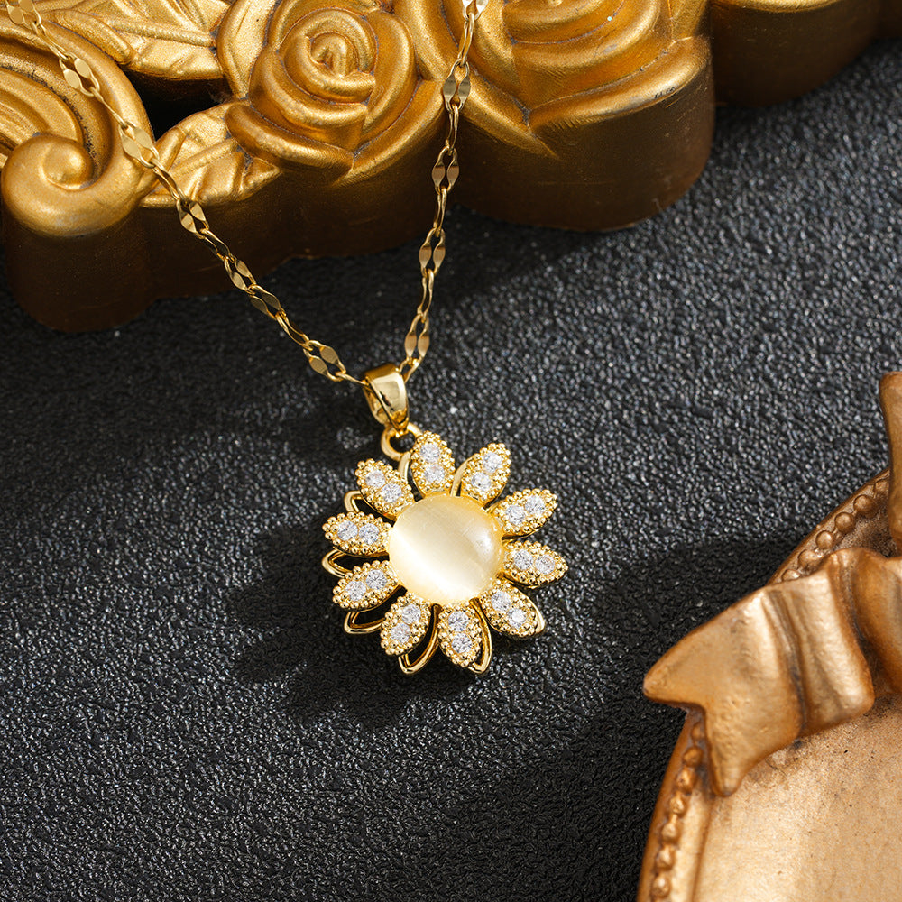 Cool Sunflower Diamond Rotating Clavicle Chain Necklace