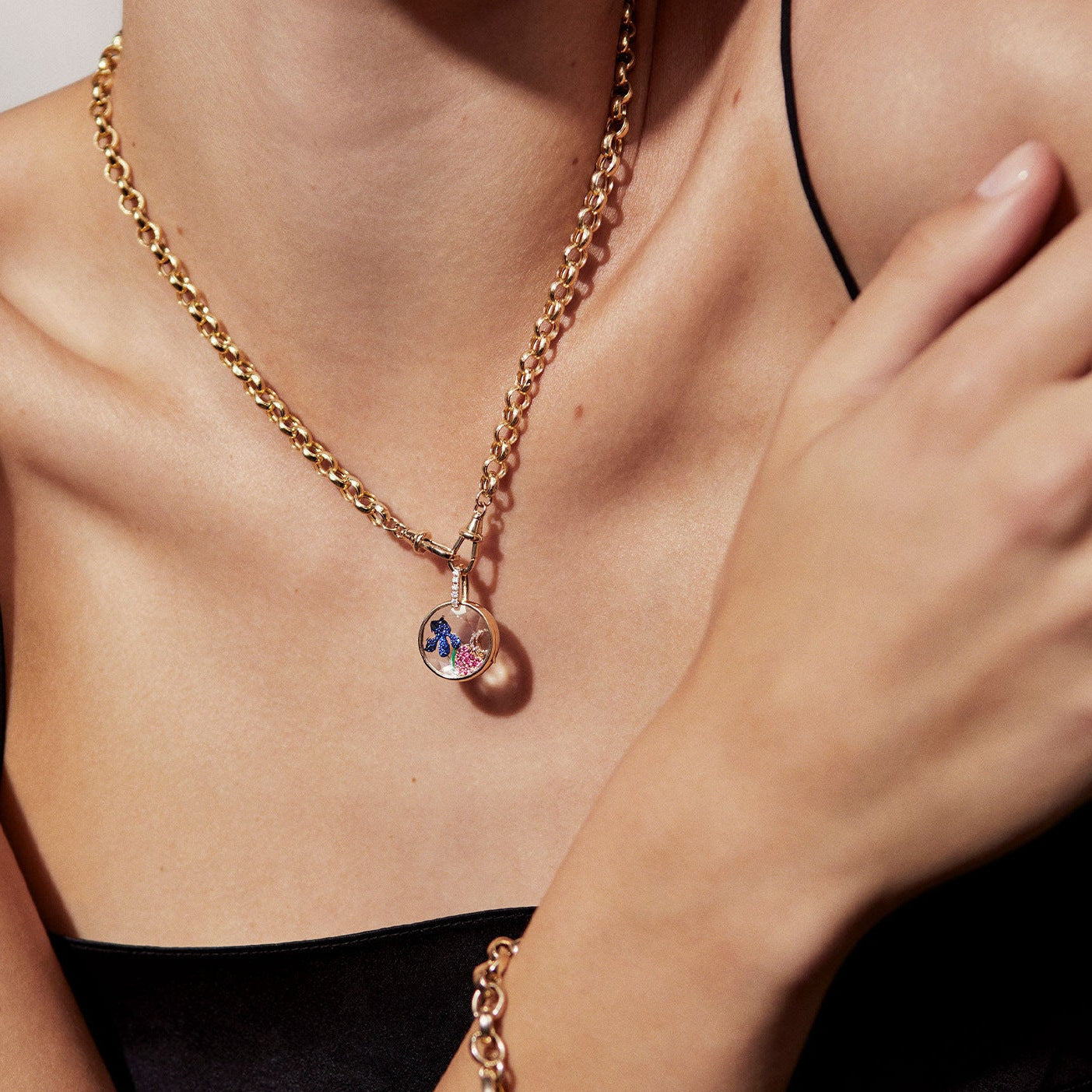 Personality Box Items Can Be Opened Closed Hollow Design Transparent Pendants